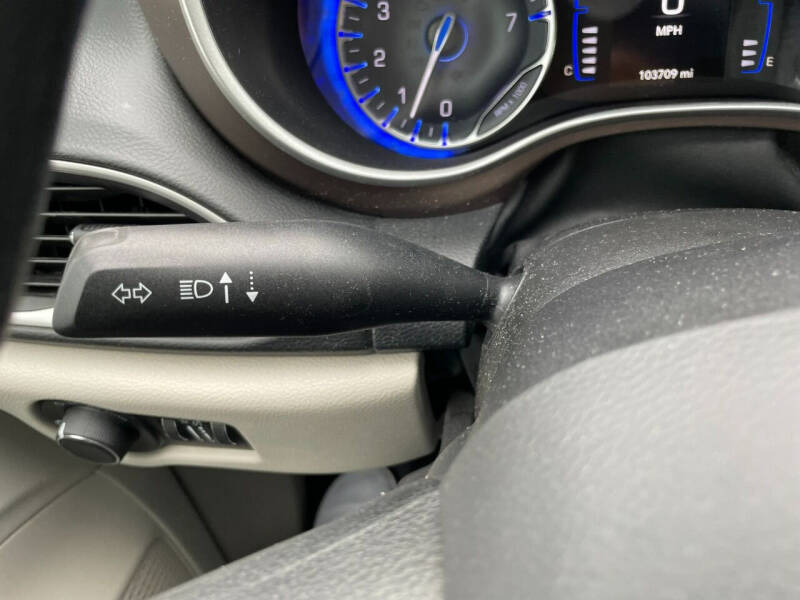 2021 Chrysler Voyager LX