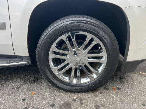 2017 Cadillac Escalade Standard