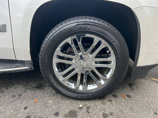 2017 Cadillac Escalade Standard