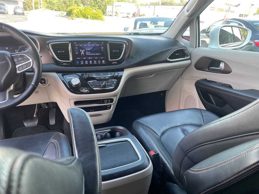 2018 Chrysler Pacifica for sale at Michael Johnson @ Allens Auto Sales Hopkinsville in Hopkinsville, KY