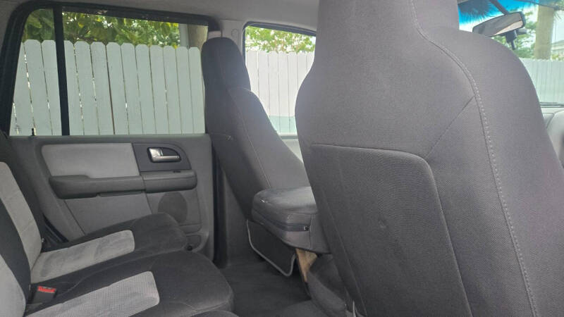 2004 Ford Expedition XLS