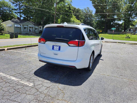 2017 Chrysler Pacifica Touring-L
