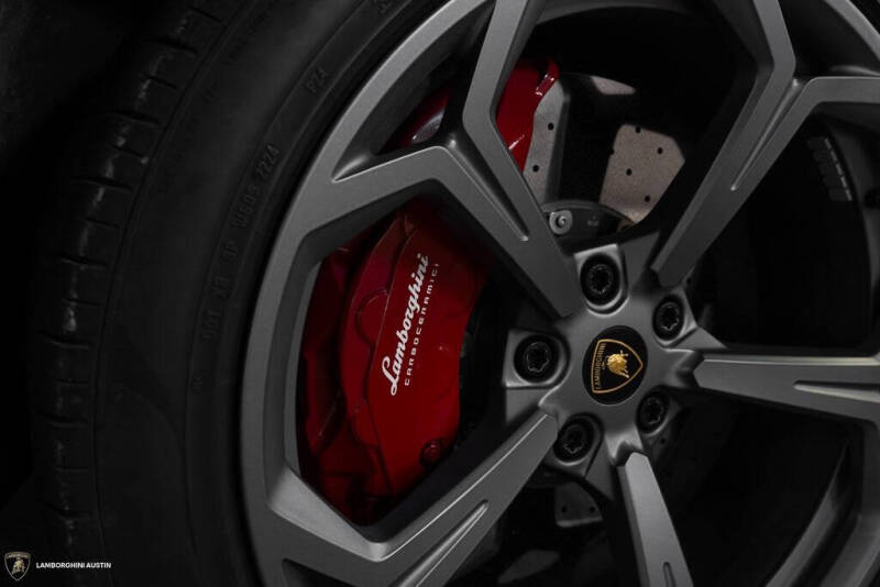 2023 Lamborghini Urus S