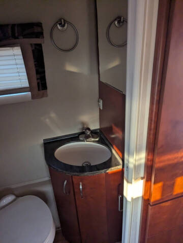 2012 Leisure Travel S24CB