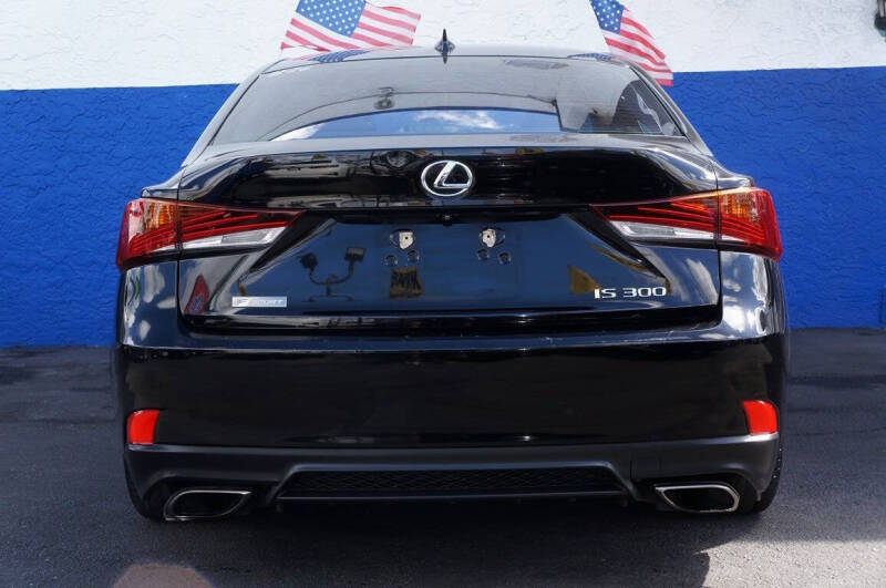 2018 Lexus IS 300