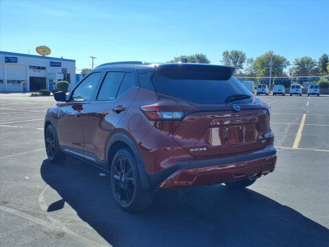 2023 Nissan Kicks SR