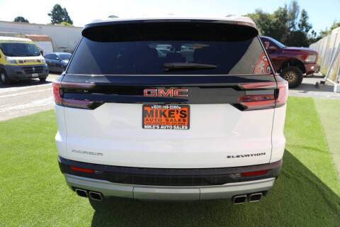 2025 GMC Acadia Elevation