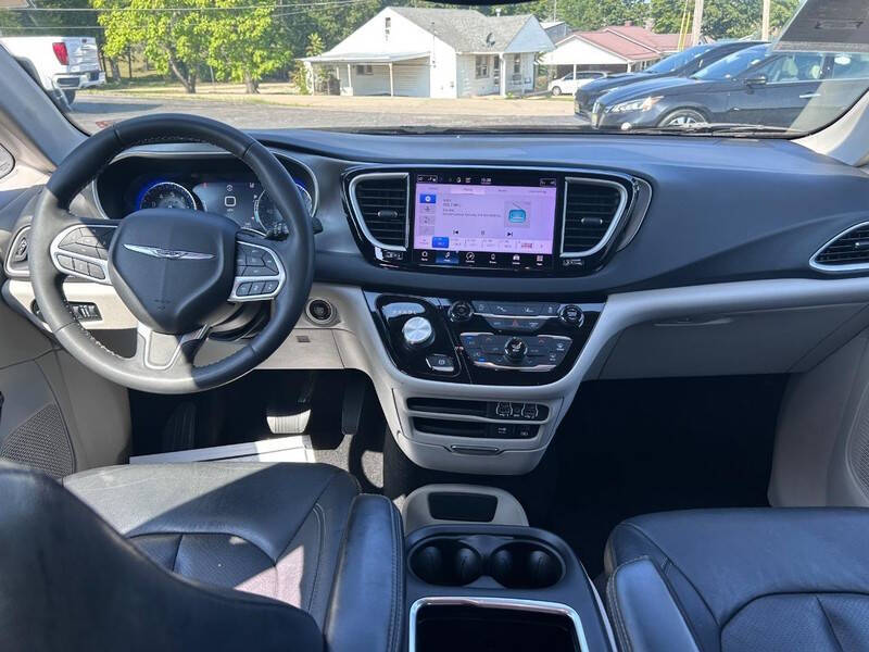 2022 Chrysler Pacifica Touring L