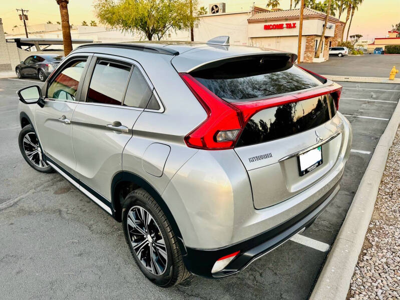 2018 Mitsubishi Eclipse Cross SEL photo 2