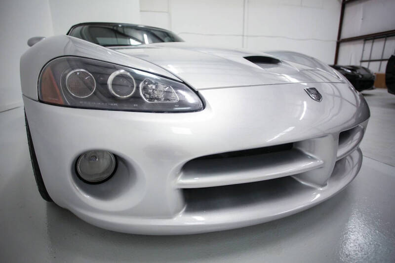 2003 Dodge Viper SRT-10