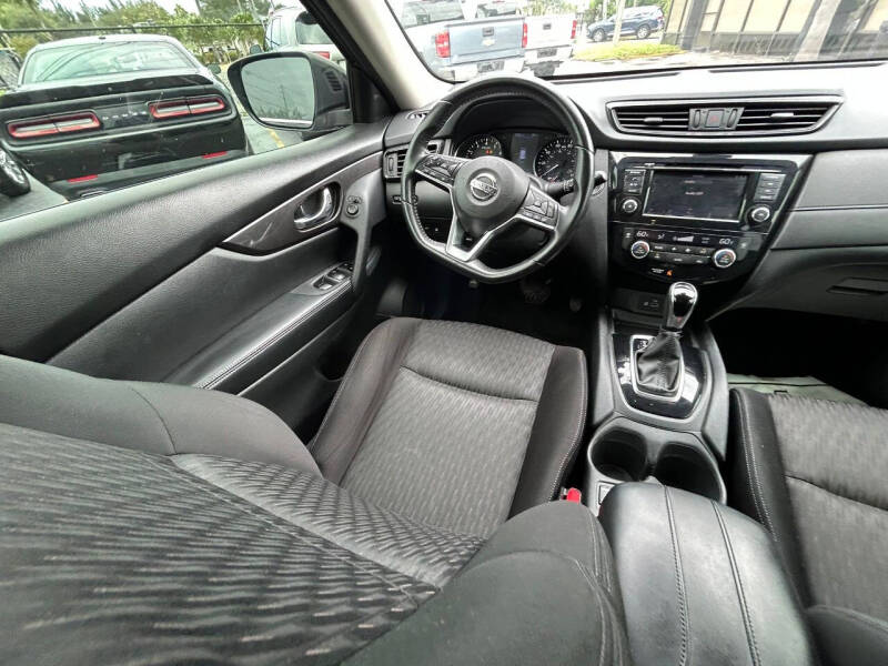 2019 Nissan Rogue SV