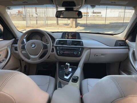 2012 BMW 3 Series 328i