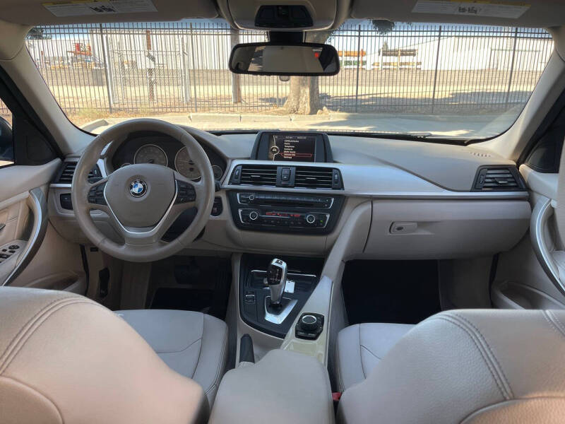 2012 BMW 3 Series 328i