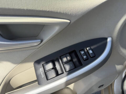 2010 Toyota Prius III