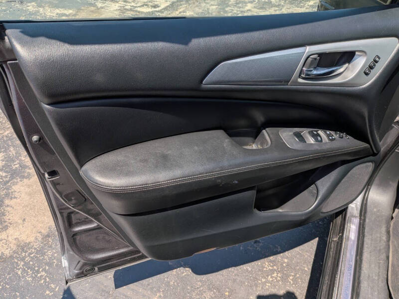 2020 Nissan Pathfinder SL