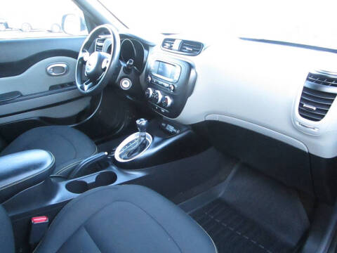 2016 Kia Soul +