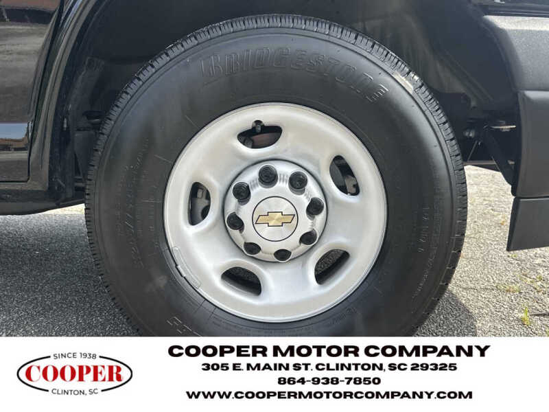 2025 Chevrolet Express LS 3500