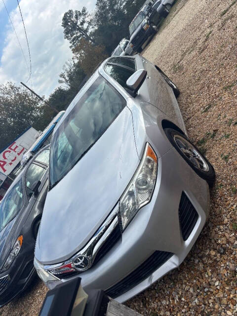 2012 Toyota Camry LE's photo