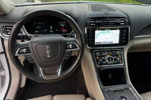 2017 Lincoln Continental Select