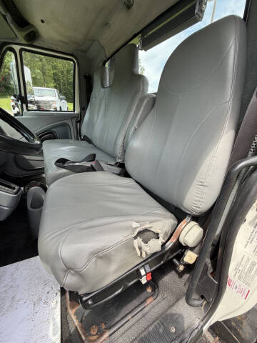 2006 International 4300 Rollback