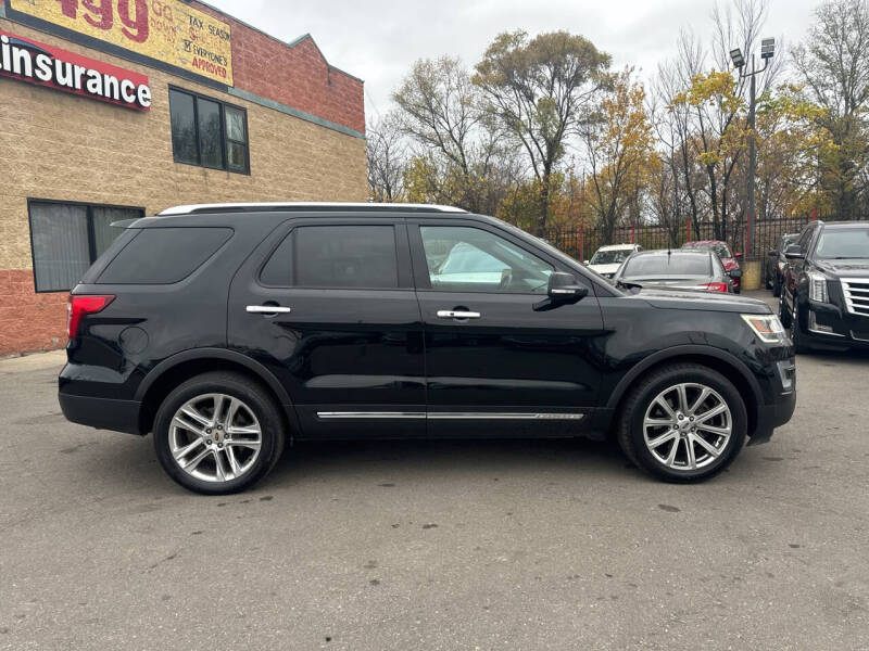 2017 Ford Explorer Limited photo 9