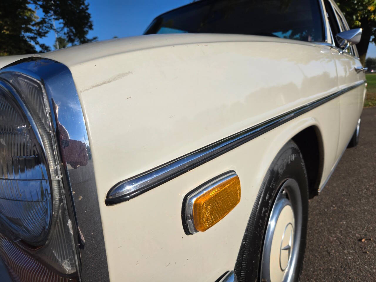 1972 Mercedes-Benz 220 21