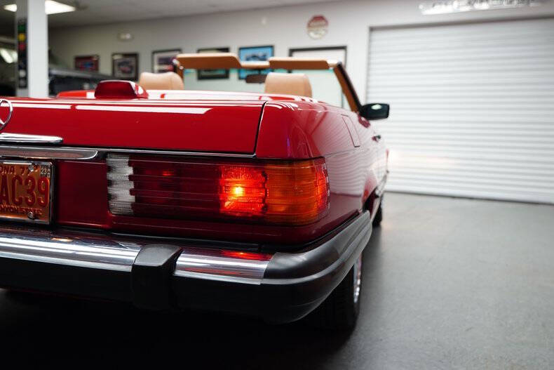 1986 Mercedes-Benz 560-Class 560 SL