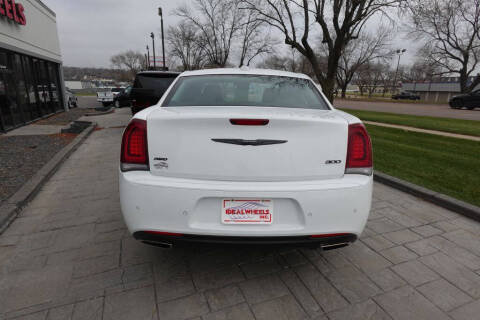 2023 Chrysler 300 Touring L