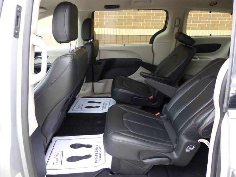 2020 Chrysler Pacifica Touring L