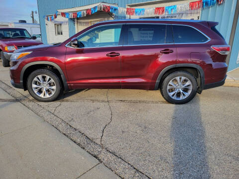 2015 Toyota Highlander for sale at CENTER AVENUE AUTO SALES in Brodhead WI