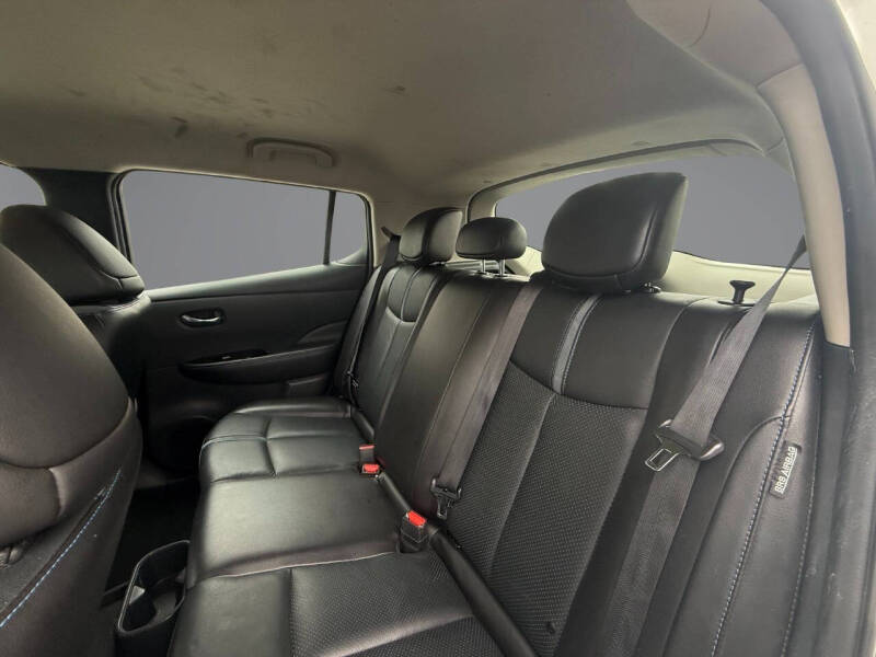 2022 Nissan LEAF SL PLUS