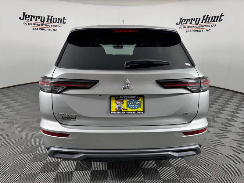 2025 Mitsubishi Outlander SE