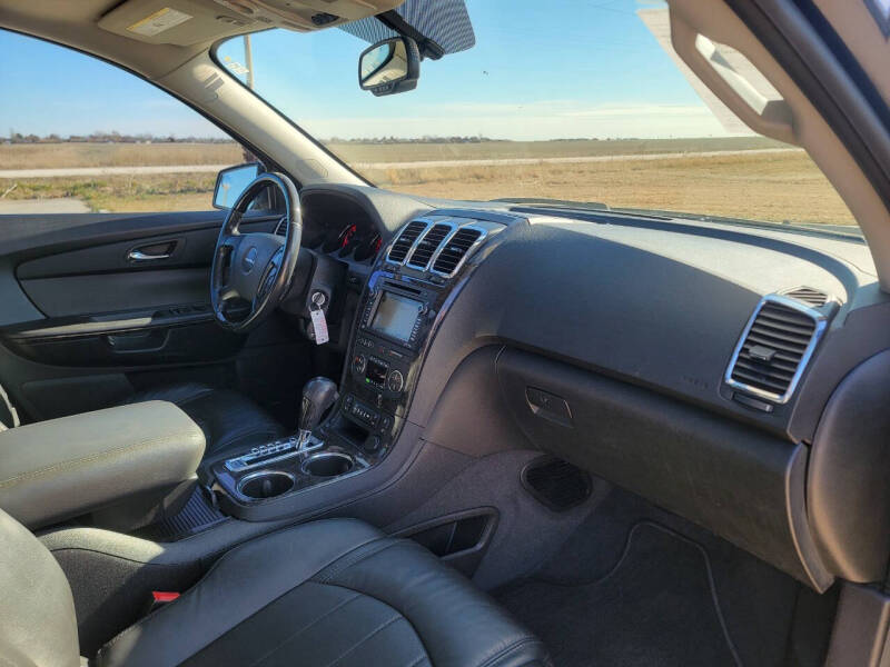 2012 GMC Acadia Denali photo 17