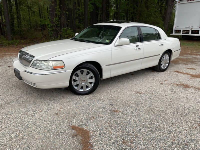 2004 Lincoln Town Car Ultimate photo 29