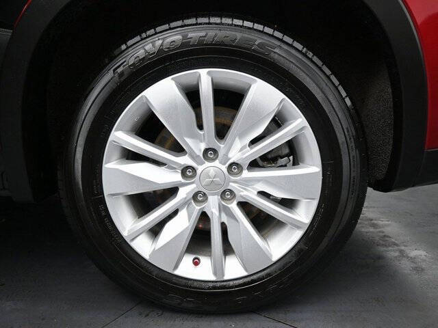 2025 Mitsubishi Outlander ES