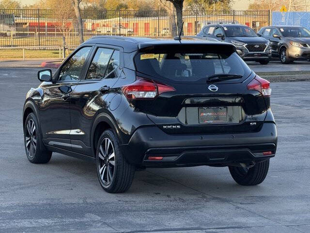 2020 Nissan Kicks SR
