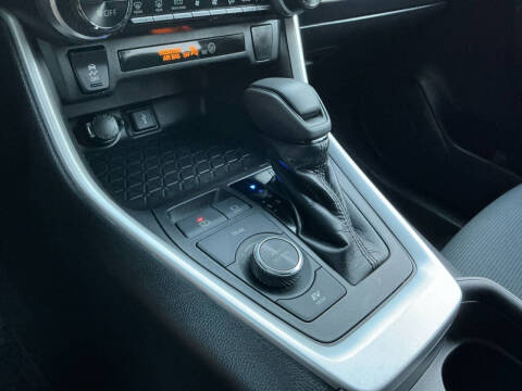 2020 Toyota RAV4 Hybrid LE