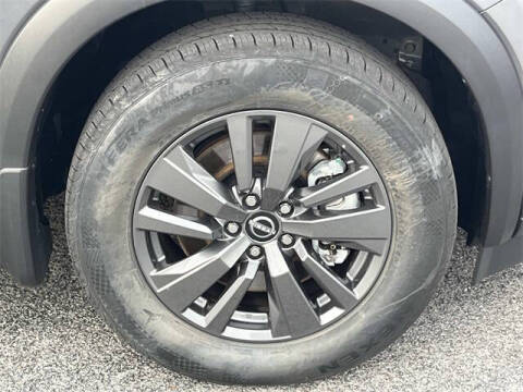 2023 Nissan Pathfinder SV