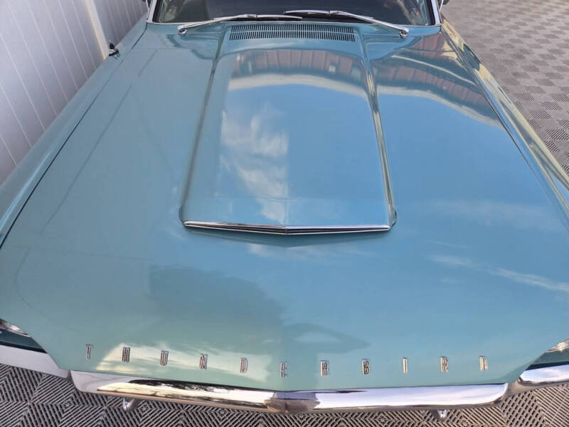 1964 Ford Thunderbird