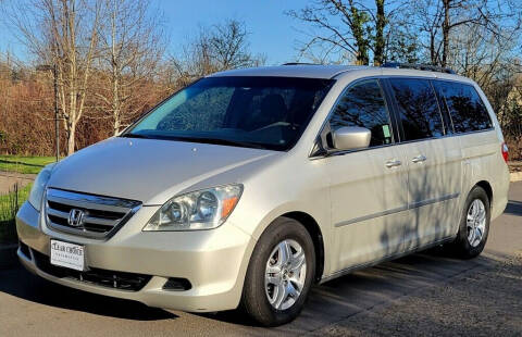 2006 Honda Odyssey for sale at CLEAR CHOICE AUTOMOTIVE in Milwaukie OR