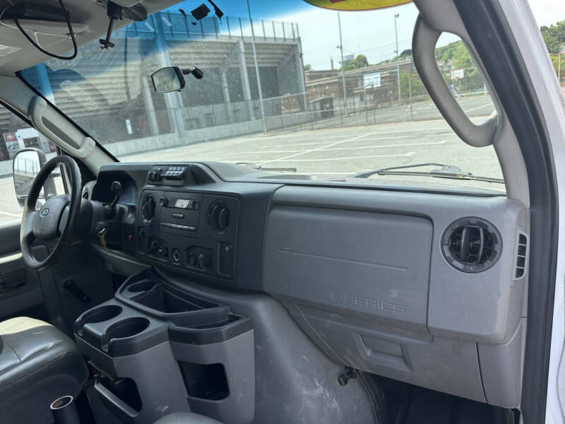 2012 Ford E-Series E-350 SD
