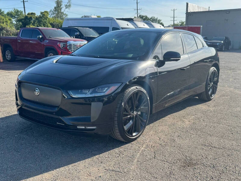 2024 Jaguar I-PACE EV 400 R-Dynamic HSE's photo