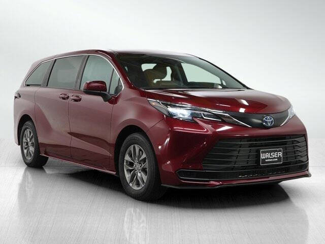 2024 Toyota Sienna LE 8-Passenger