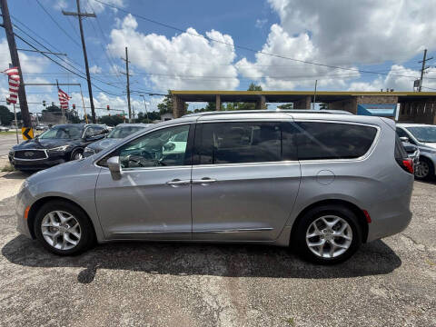 2018 Chrysler Pacifica Touring L Plus