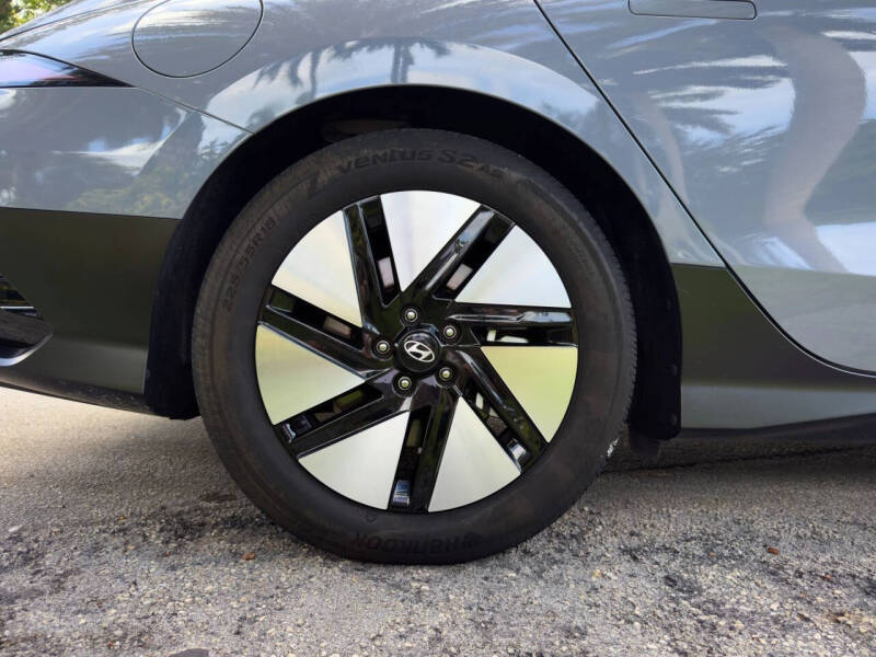 2024 Hyundai IONIQ 6 SE