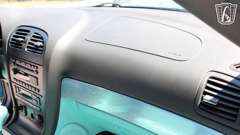 2002 Ford Thunderbird Deluxe