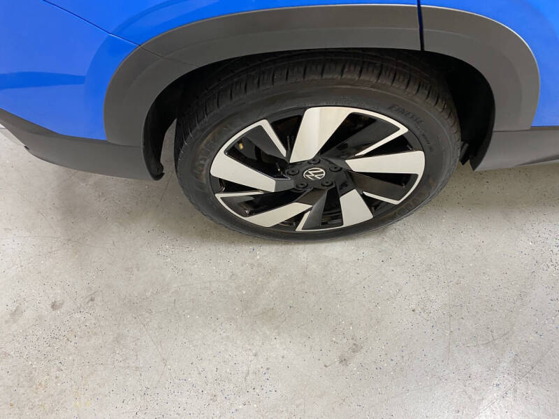 2024 Volkswagen Taos SEL 4Motion