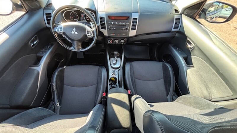 2011 Mitsubishi Outlander SE