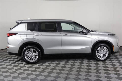 2024 Mitsubishi Outlander ES