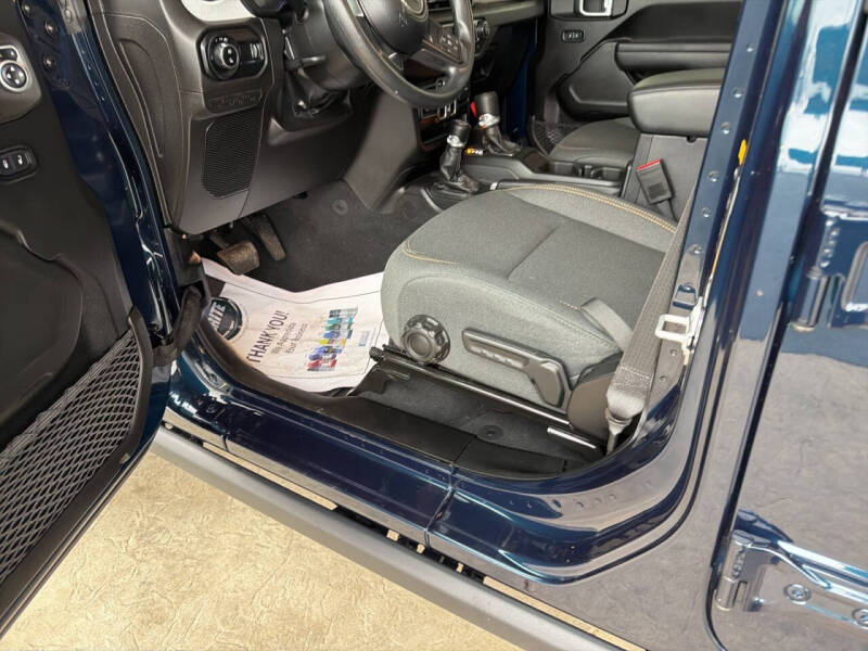 2025 Jeep Gladiator NightHawk